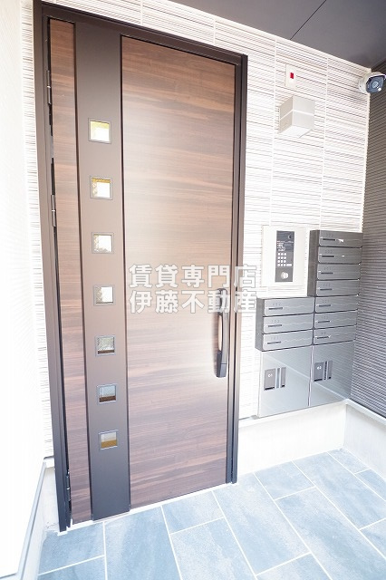 アルティス志賀本通のエントランス