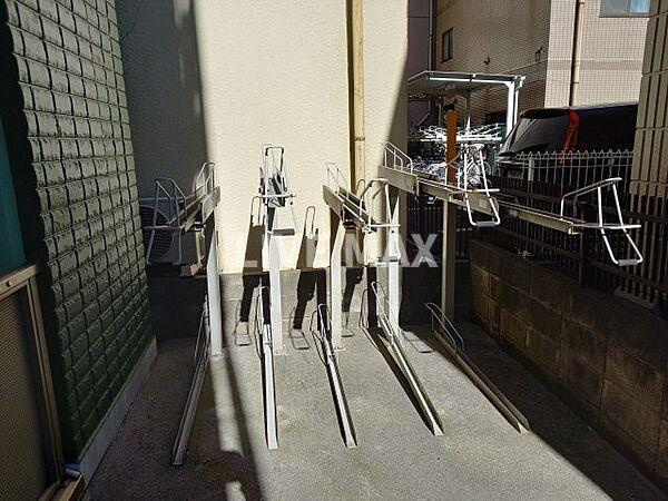 【駐車場】アンプルールフェールスリーズ