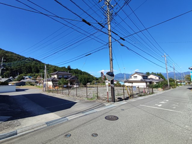 韮崎市旭町上條南割土地の画像