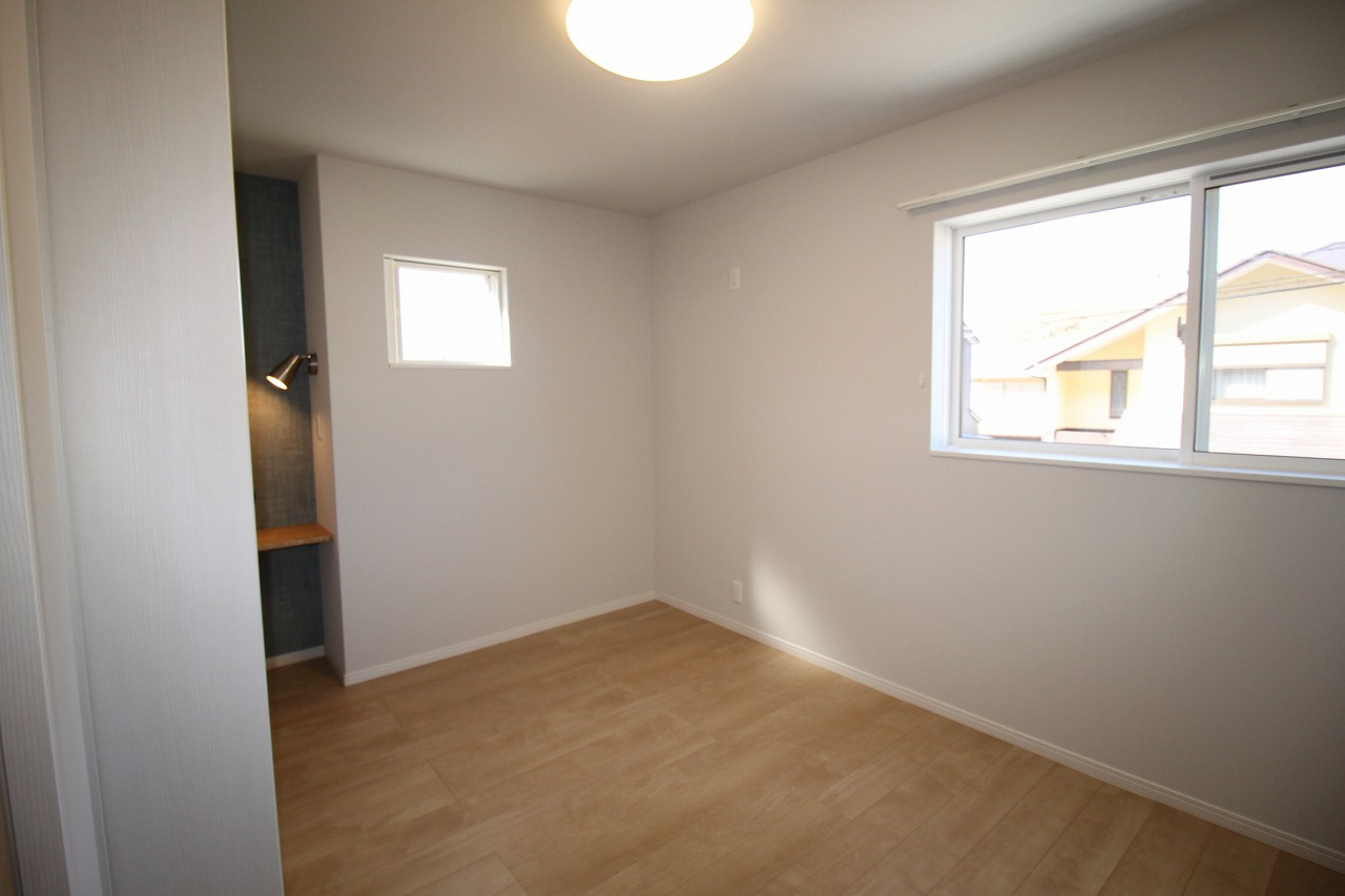 介良　新築戸建　西棟の洋室|2Ｆ　北の部屋　6.3帖