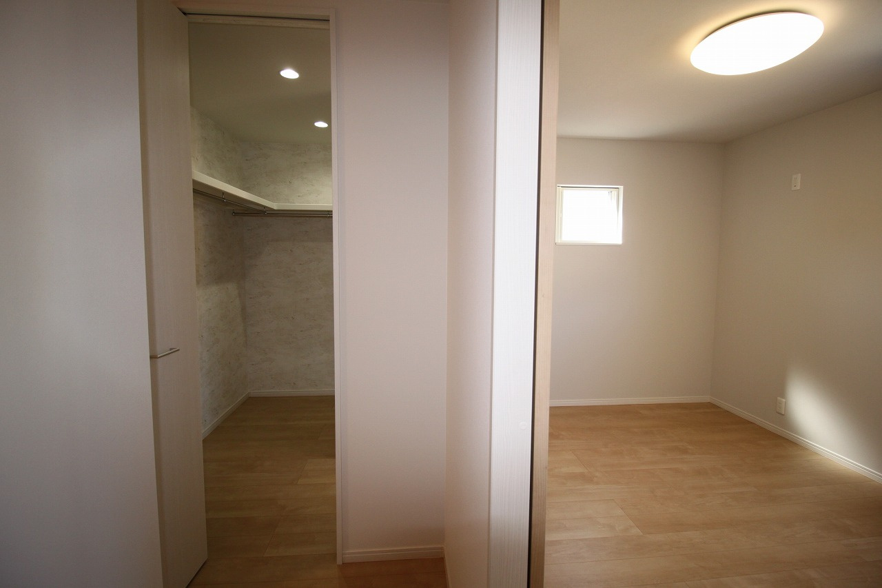 介良　新築戸建　西棟の収納|ファミリークローゼット