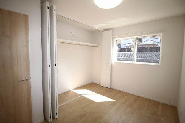 介良　新築戸建　西棟の洋室|2Ｆ　南西の部屋　5.4帖