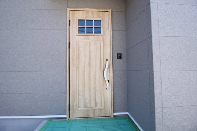 介良　新築戸建　西棟の玄関