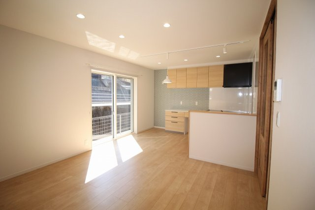 介良　新築戸建　西棟の居間・リビング|ＬＤＫ　13.0帖