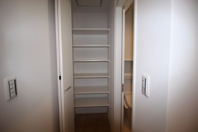介良　新築戸建　西棟の収納|2Ｆ　ホール