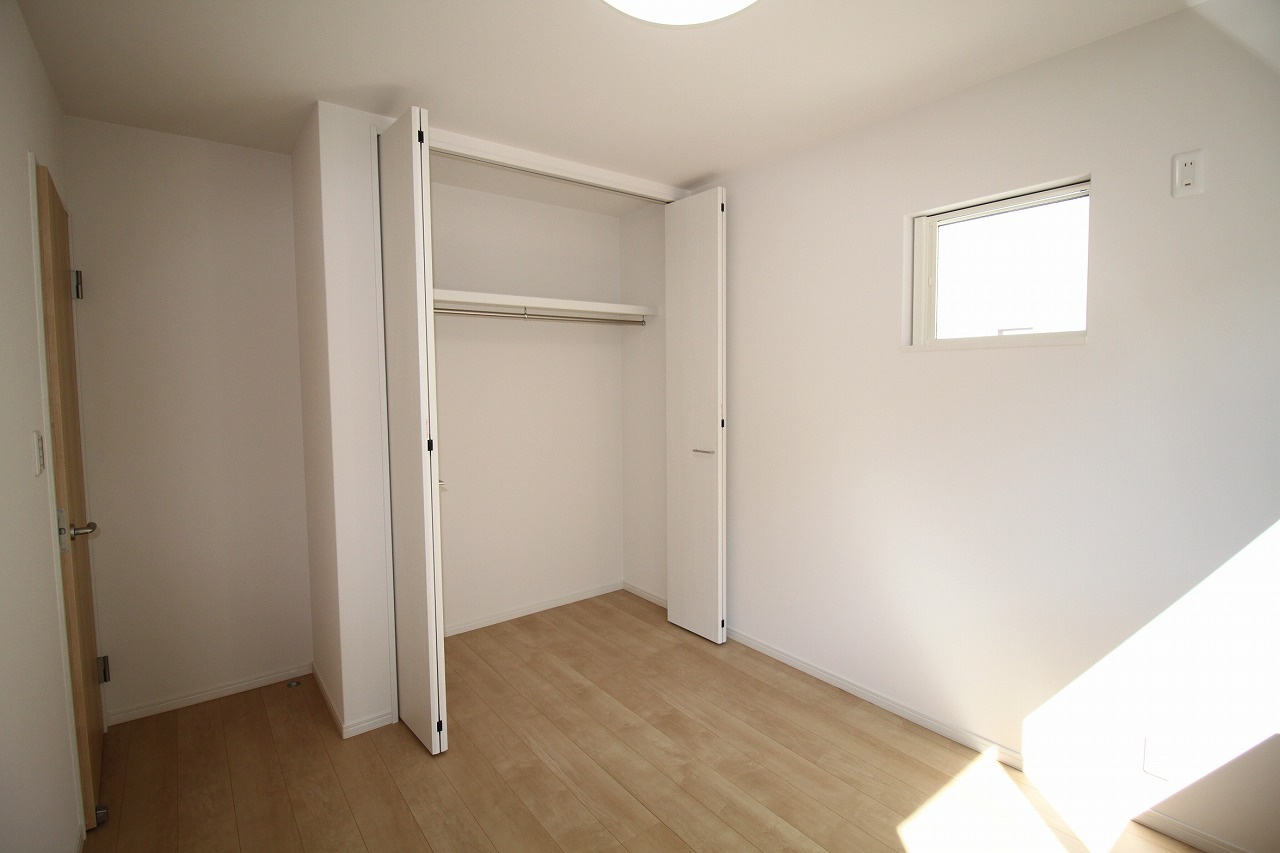 介良　新築戸建　西棟の洋室|2Ｆ　南東の部屋　5.3帖