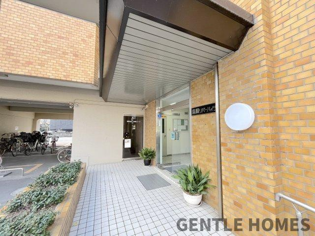 鳥飼リバーハイツのエントランス