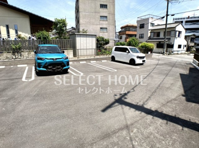 【駐車場】 | カナールＥ | 駐車場に車を止められます