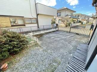 【駐車場】 | 鼻高町中古戸建 | ■2台駐車可能＋北側1台駐車スペース有り♪