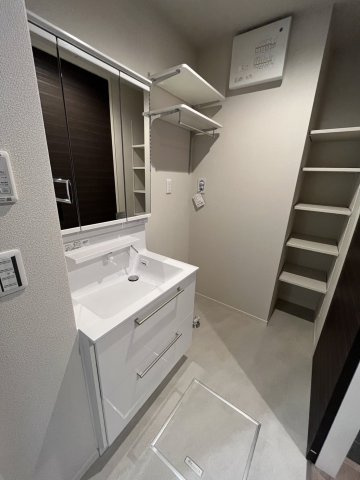 シャーメゾン　ラフテル	の独立洗面台|朝の身支度には欠かせない独立洗面化粧台