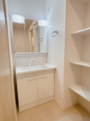 ルミナーレ・光の独立洗面台