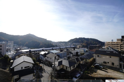 【展望】 | 【上質リノベ】牛田東パークマンション | 【四季を感じる】
四季の移ろい・爽やかな青空や風を感じられ
自然を愉しめるパノラマビュー。
毎日の暮らしに余裕を感じさせてくれる、
遮る物の無い開放的な眺望を是非、ご堪能ください。