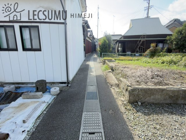 姫路市四郷町中鈴／売土地の前面道路含む現地写真