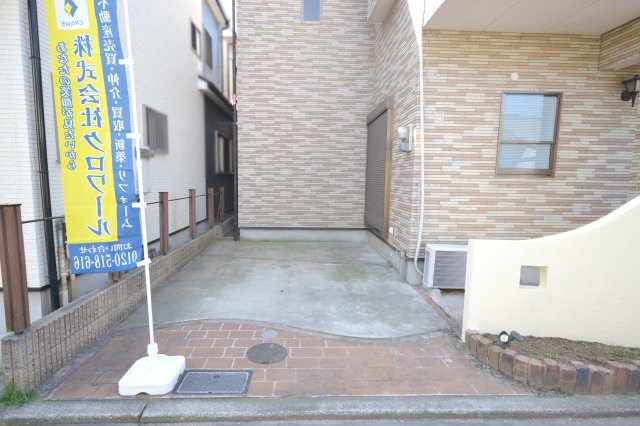 堺市堺区東湊５丁　戸建ての駐車場