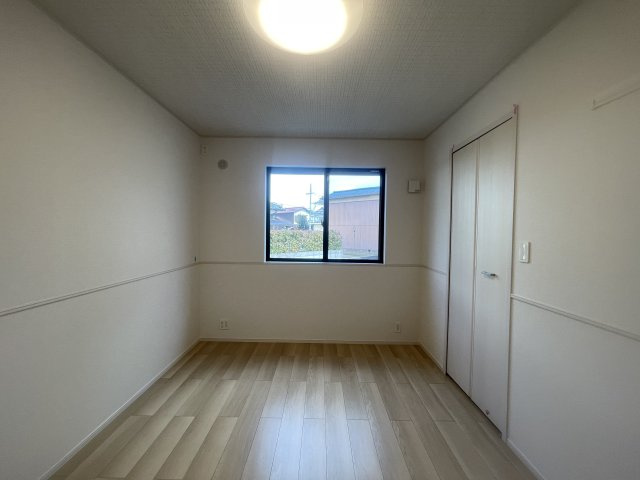 飾磨区妻鹿アパートの洋室