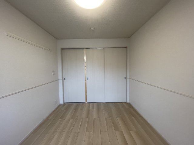 飾磨区妻鹿アパートの洋室