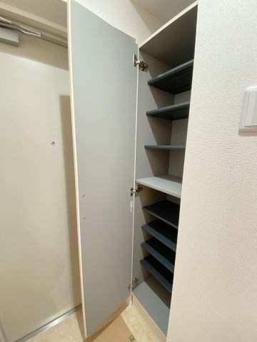 A・City常滑原松の玄関