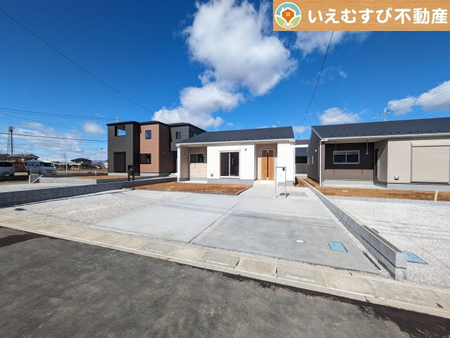 Livele Garden.S　上里町三町の前面道路含む現地写真|充分な広さの前面道路
間口が広くお車の出し入れも問題なく行えるスペースが確保されています♪