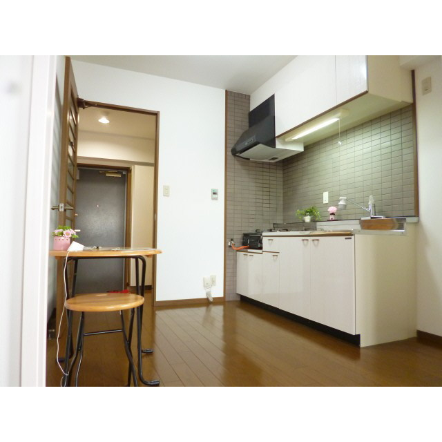 YMクレストの玄関