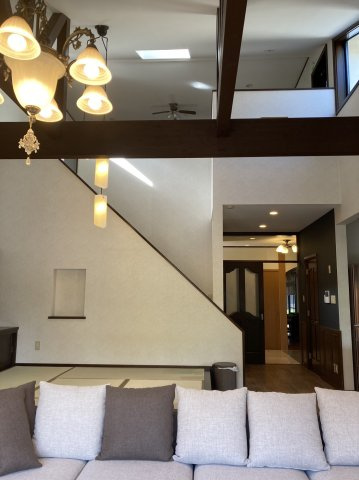 ６２２５４　山県市富永中古戸建ての居間・リビング