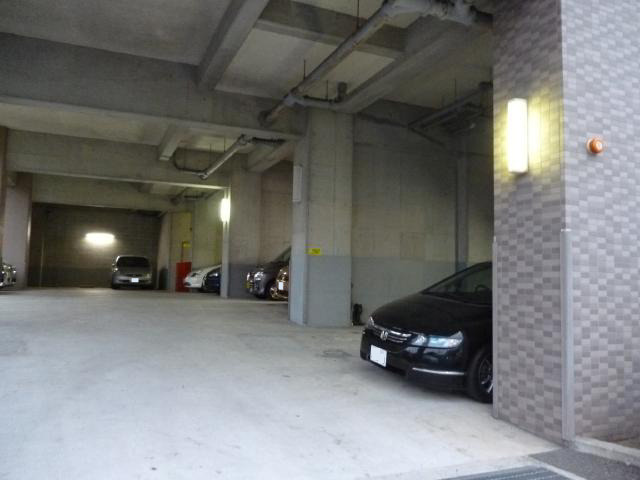 【駐車場】