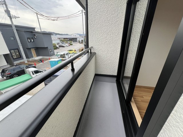 鴨部B号地　中古戸建（未入居）のバルコニー|東6.0帖の洋室のバルコニー(南向き)