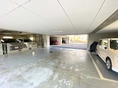 【駐車場】 | リブゼ横浜アクアガーデン | 駐車場です。