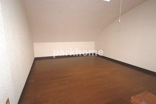 プレステージ仲田の内装|明るい室内です