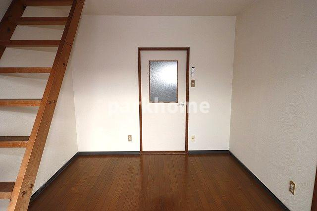 プレステージ仲田の洋室|個人の部屋や寝室として使える洋室です