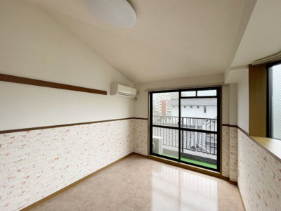 【居間・リビング】 | ピュア県庁北 | 別号室の写真になります。現況優先。