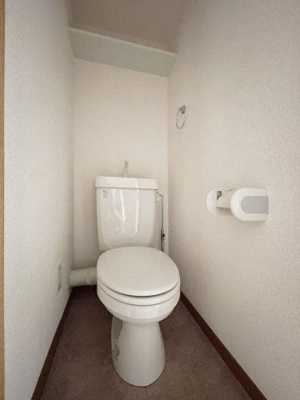 【トイレ】 | ピュア県庁北 | 別号室の写真になります。現況優先。