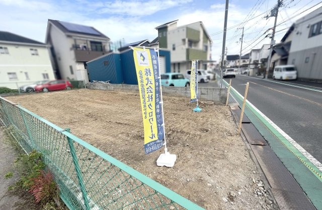 岸和田市下松町５丁目の売地の前面道路含む現地写真