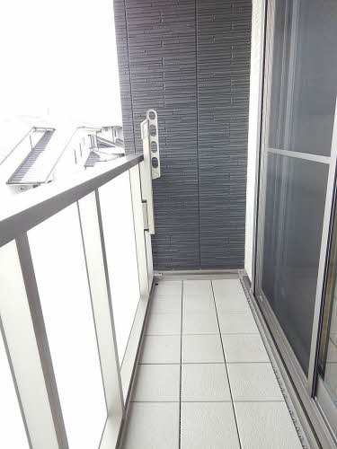 熊本市東区御領３丁目のアパートのバルコニー
