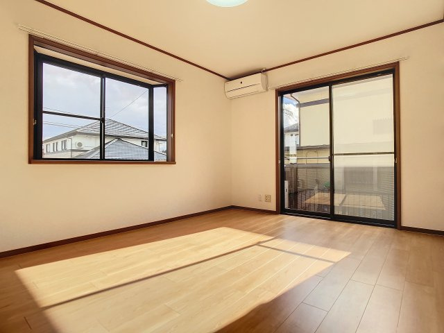 アーブル桜ケ丘の洋室