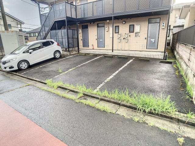 アーブル桜ケ丘の駐車場