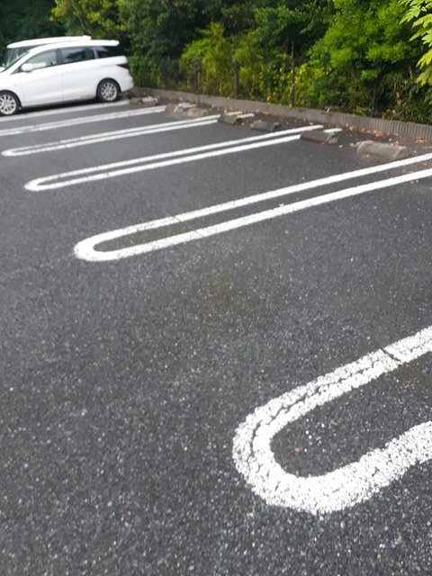 ハーモニーAの駐車場