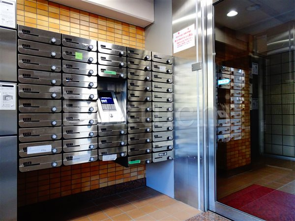 ダイアパレス目黒本町のエントランス