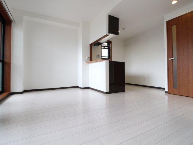 シュテルン ハイムの居間・リビング|ゆったりとした居間です