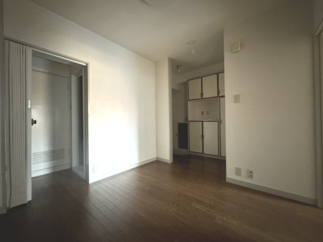 朝日第二中目黒マンションの居間・リビング