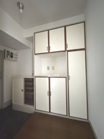 朝日第二中目黒マンションの居間・リビング