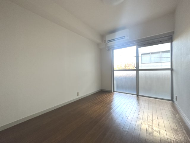 朝日第二中目黒マンションの居間・リビング