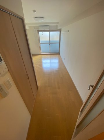 レオ四拾八番館の洋室
