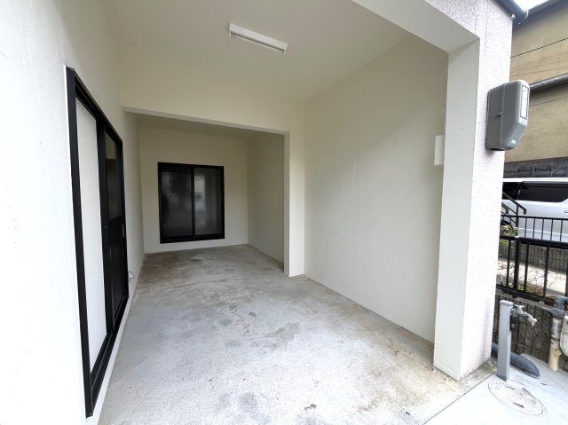 人気のリノベーション物件●丈夫な鉄筋コンクリート造５ＬＤＫ●駐車２台ＯＫ●即入居可●伏見区日野岡西町の駐車場|駐車スペース