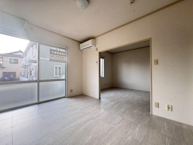 エステ東田の洋室