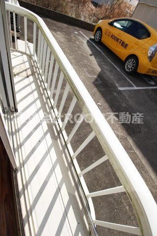 森コーポのバルコニー|暖かな日差しのふりそそぐバルコニー