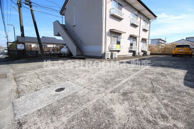 森コーポの駐車場|車をお持ちの方に嬉しい駐車場付きの物件です