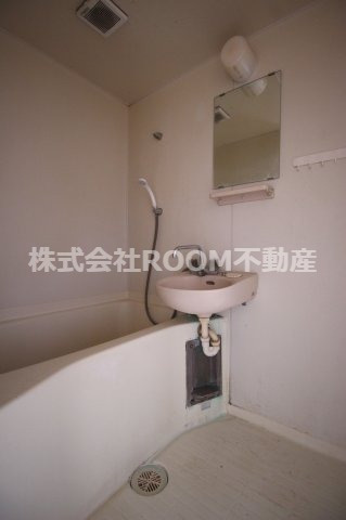 森コーポの浴室|コンパクトで使いやすいお風呂です