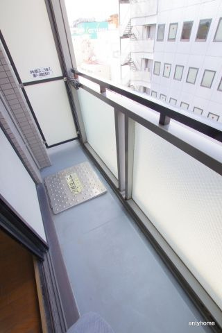 ロイヤル天満橋　仲介手数料無料のバルコニー