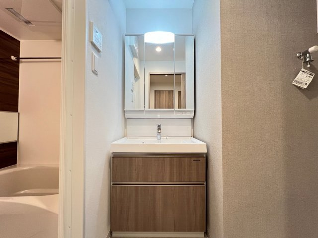 プレサンスNEO九条ディアシスの独立洗面台