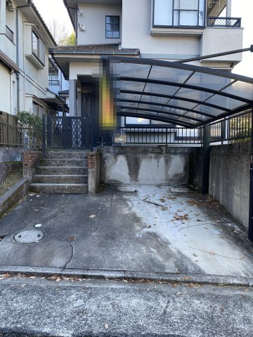 中古戸建　高取南3丁目の駐車場